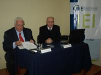 Walter Sánchez, Director Adjunto del IEI, y el Dr. Francisco Durand.