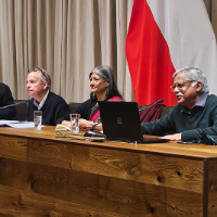 Expertos exponen en panel sobre el sistema monetario internacional