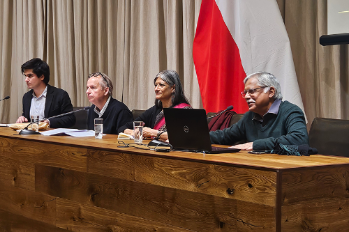 Expertos exponen en panel sobre el sistema monetario internacional