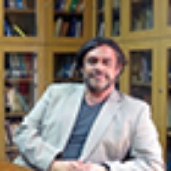Prof. Gilberto Aranda integra comité editorial Revista FARIES.