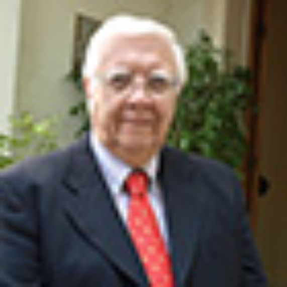 Prof. Walter Sánchez, académico IEI.