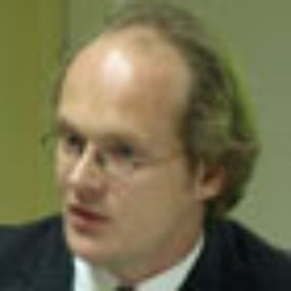 Prof. Sebastián Dullien en el IEI